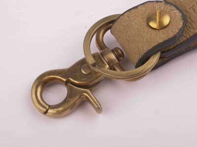 Keychain Out Back (Camel)
