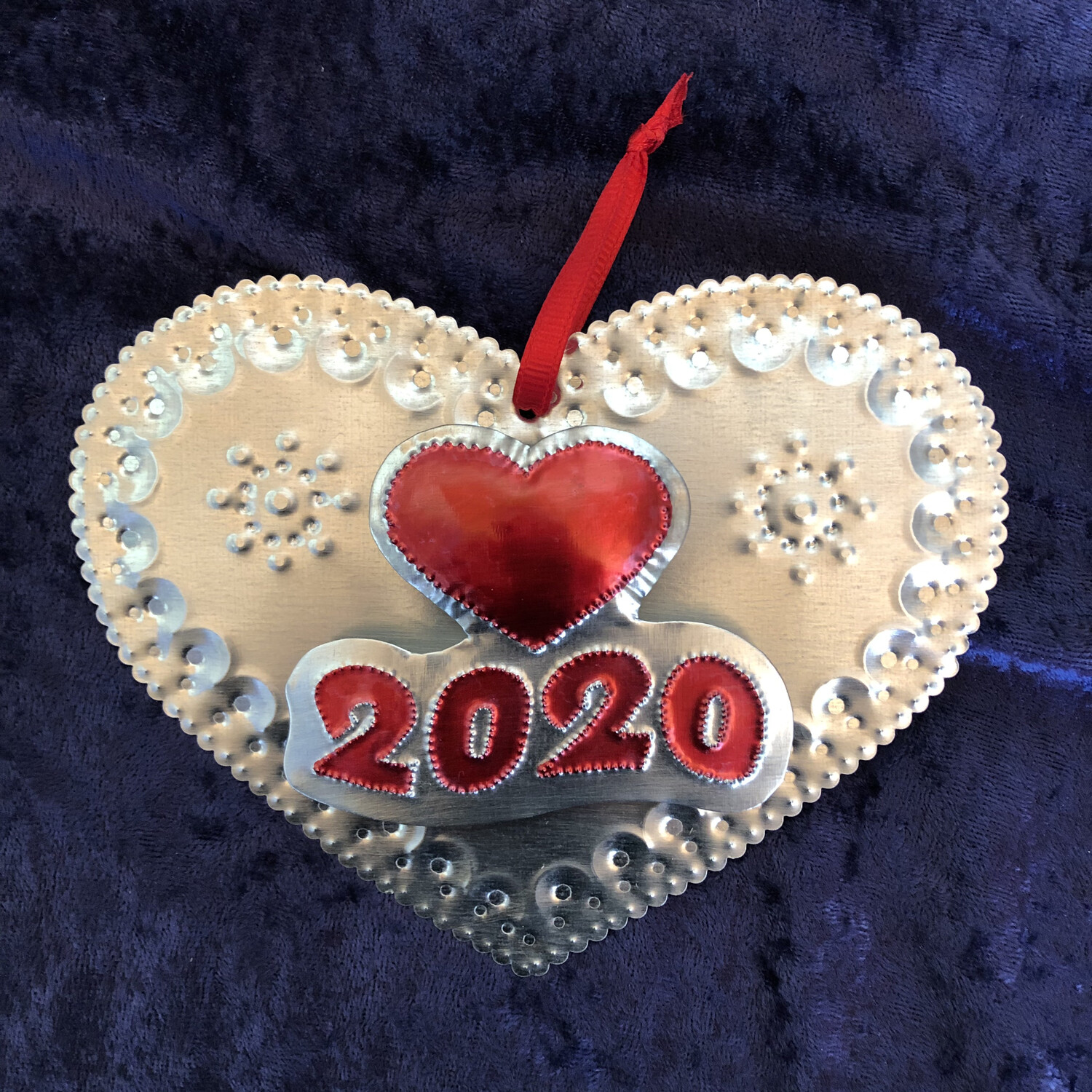 2 Dimension 2020 Heart Ornament 