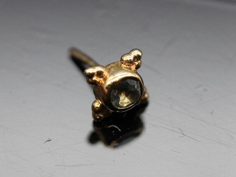 BVLA Pin with Mini Kandy- 5mm- 2mm Bezel and 4x Tri bead Accents