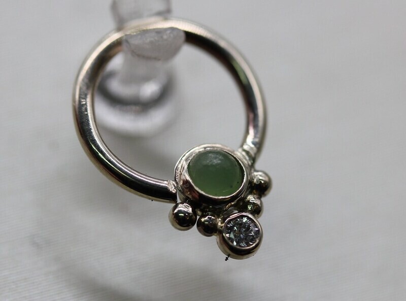 Jade and Diamond seamless ring  14k solid Gold (NOT plated or filled)