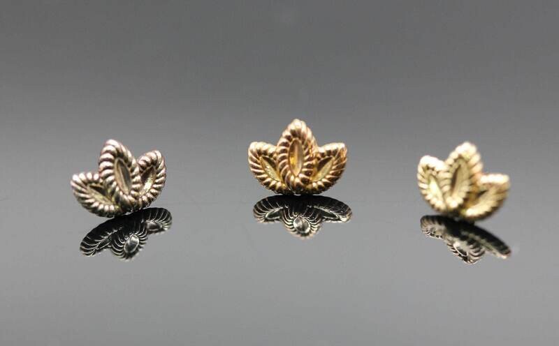 Petite Leaf  push pin 7.45x5.7 mm  14k solid Gold (NOT plated or filled)