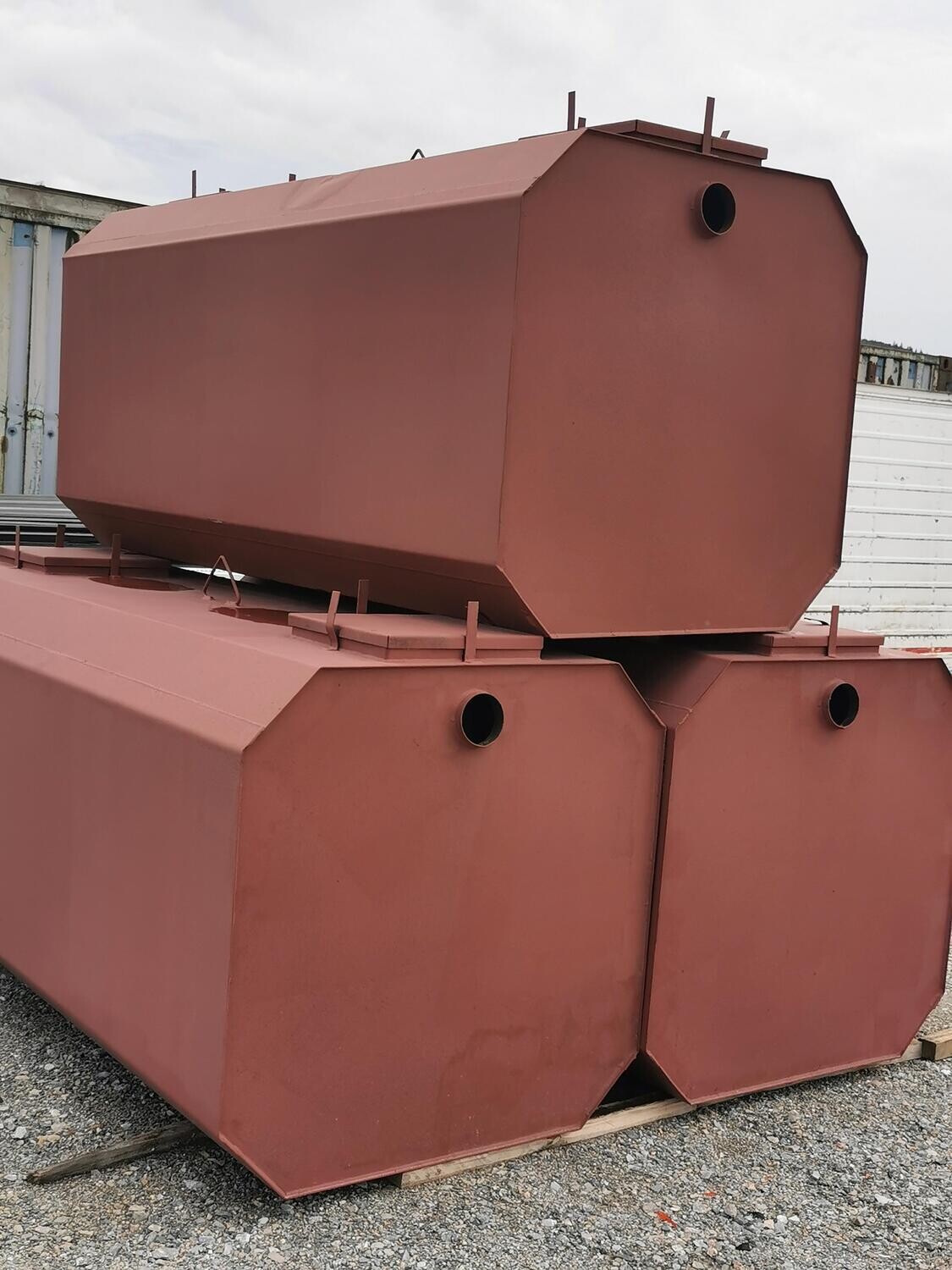 600 Gallon Waste Tank  Effluent Tank for Cabins / 600 Gallon Tank for