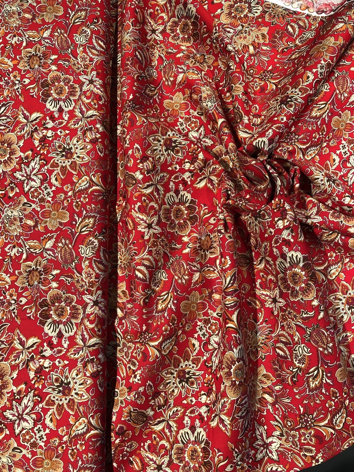 Katoen rood met bloem motief