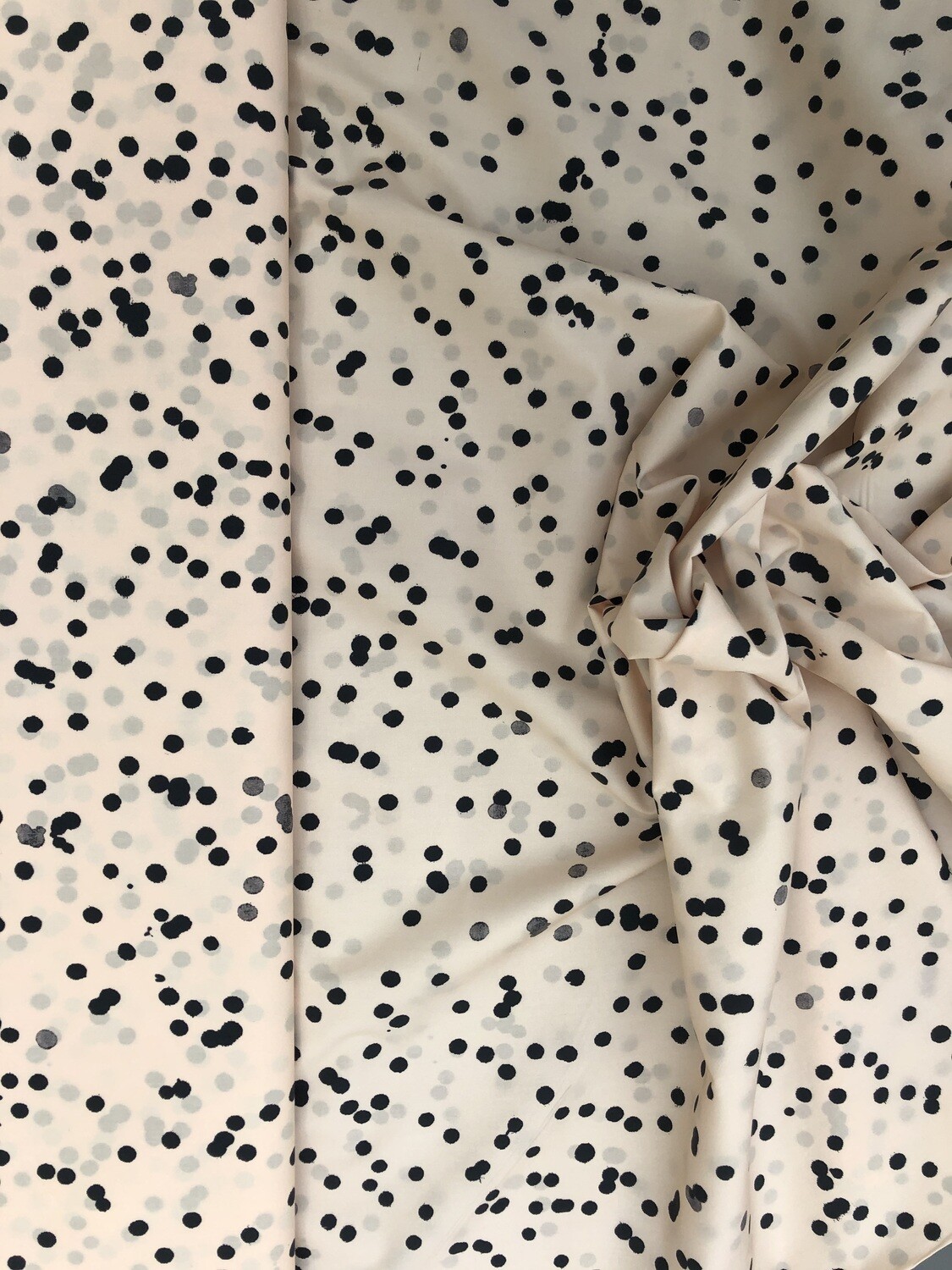 Katoen beige zwarte stip