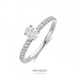 Aucielle ring lab grown diamond
