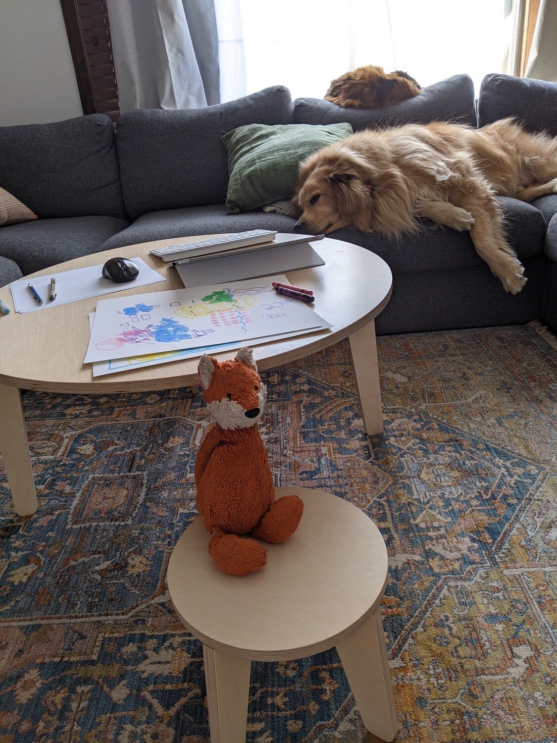 Child&#39;s activity table and stool - Coffee table work center