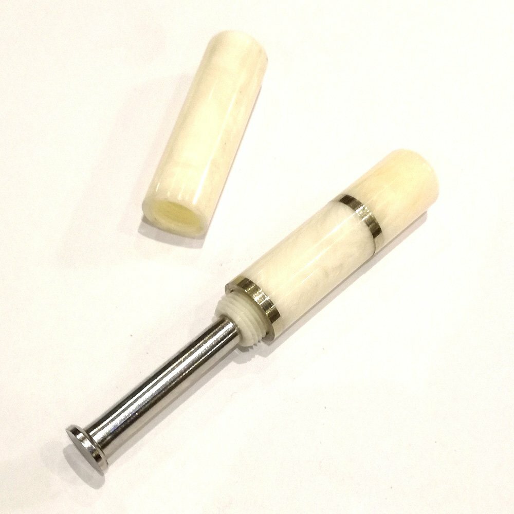 Curapipe chiuso in metacrilato bianco