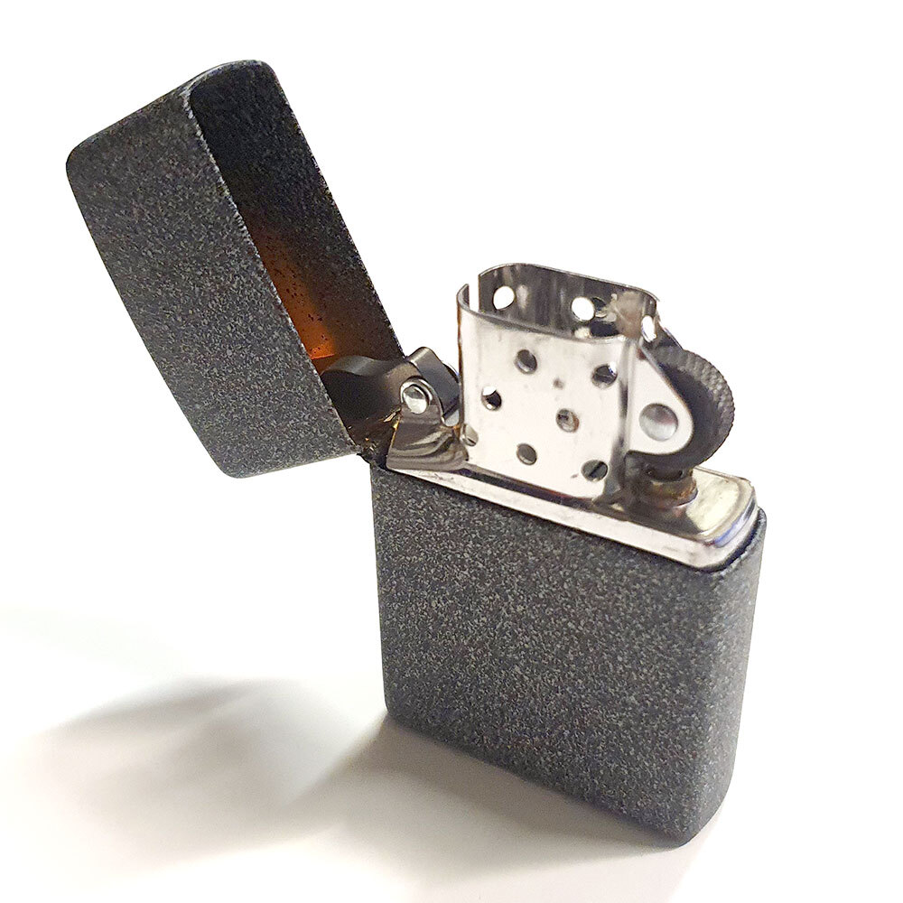 Accendino ZIPPO Iron Stone Matte