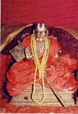 Alavandhar's Geethartha / Gitartha Sangraham ( Gita urai by Alavandhar ) in 32 slokas , print on Demand - POD book