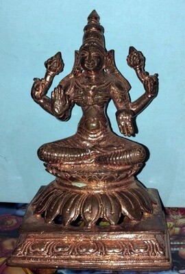 Thaayaar / Thayar or Sri Mahalakshmi Copper Vigraham