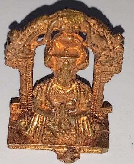 Nammazhvar nammazhwar satagopan with small satari at his feet - Copper Vigraham