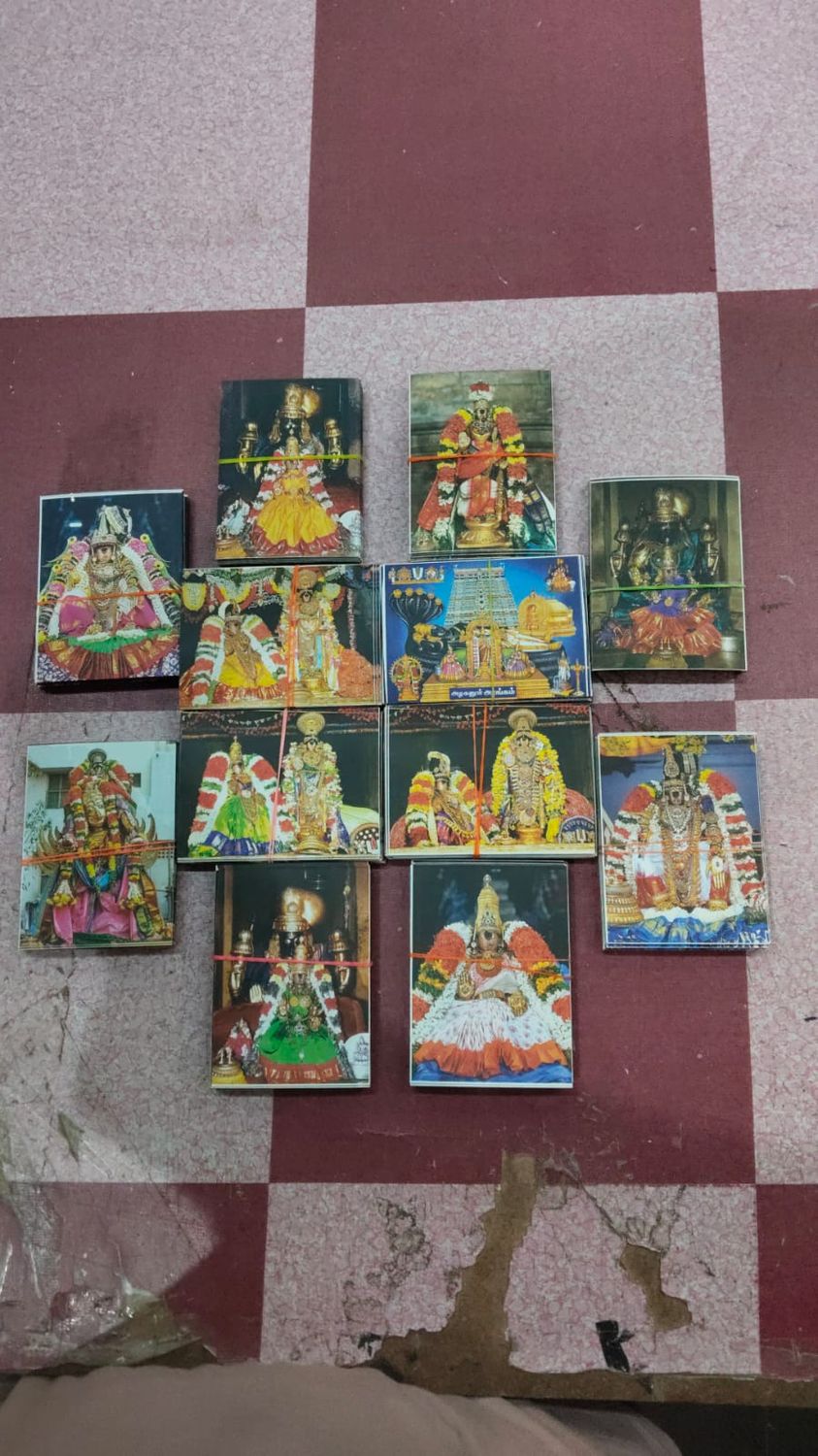 ​Srirangam Divyadesam related rubber magnets in (Y) our Homes :  each magnet 4x3 inch size Fridge / Bero  / Cupboard / Any steel base  fixing Magnet : Approx weight 50 grams Pack of 12.