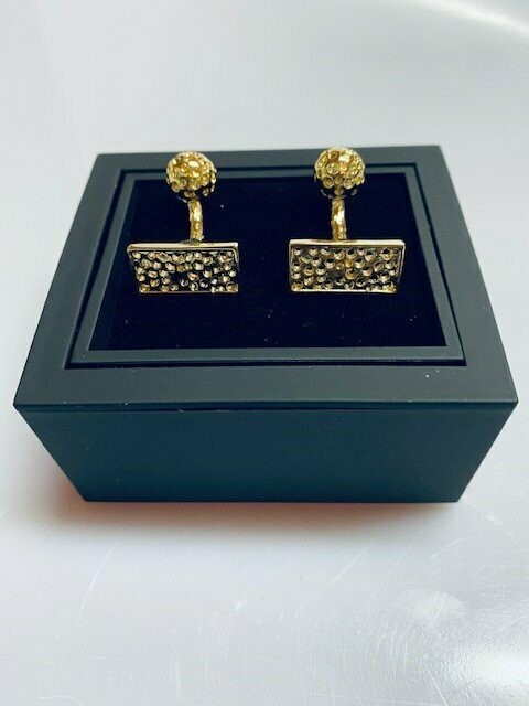 Cufflinks
