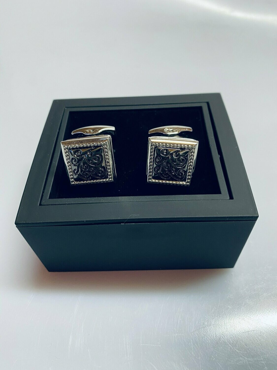 CUFFLINKS