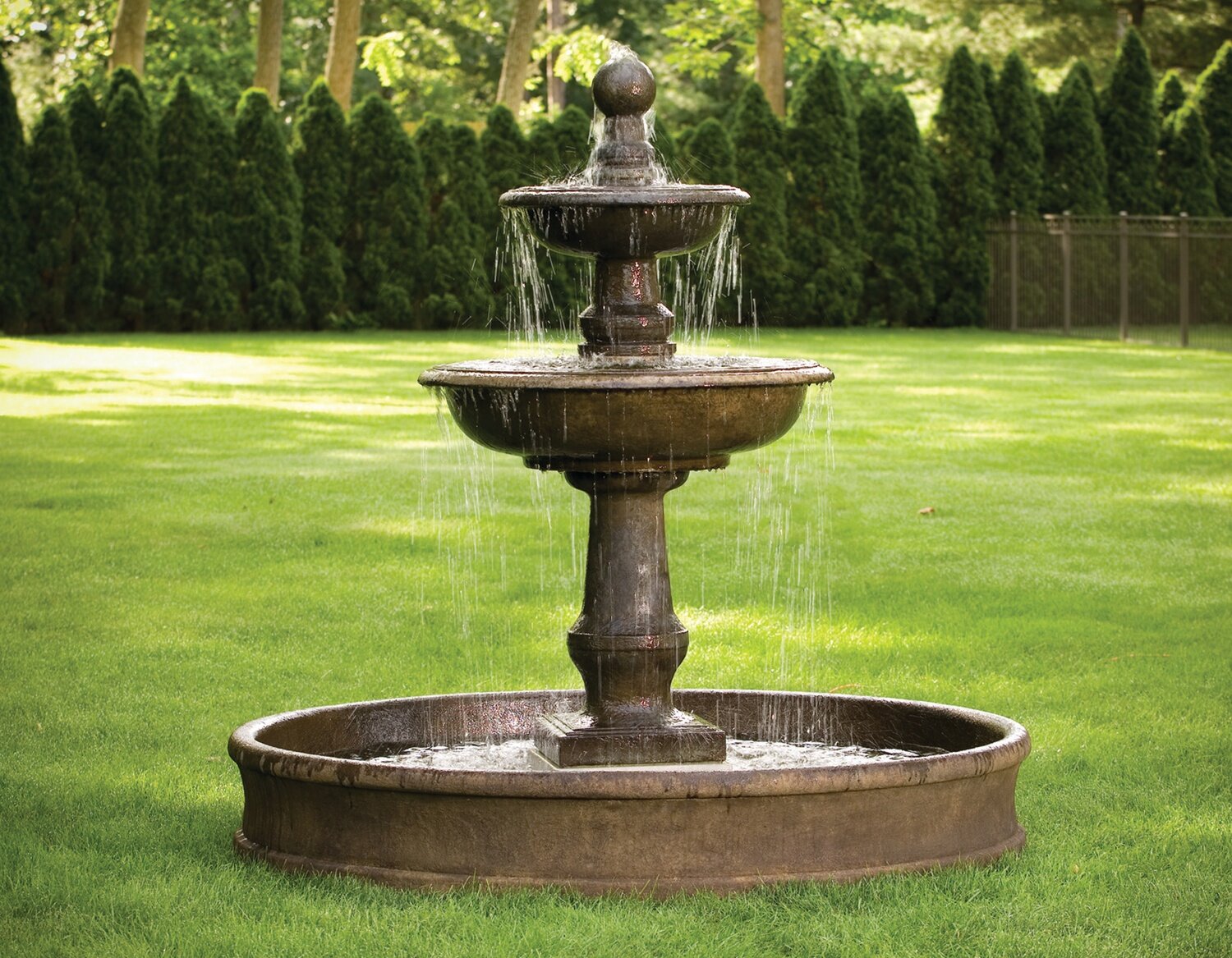 75&quot; Monticello Fountain on 6&#39; Pool