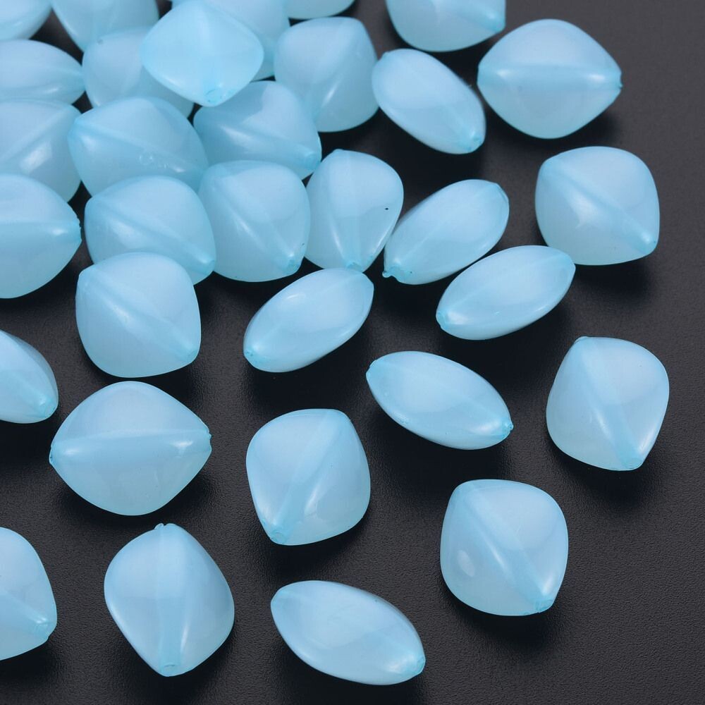30 x Milky Blue Acrylic Beads, 17x14x9mm