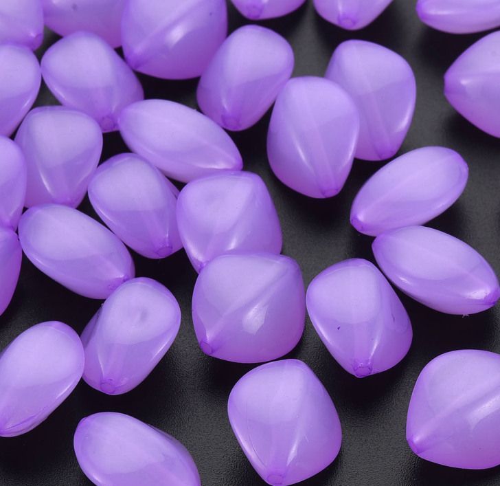 30 x Light Purple Acrylic Beads, 17x14x9mm
