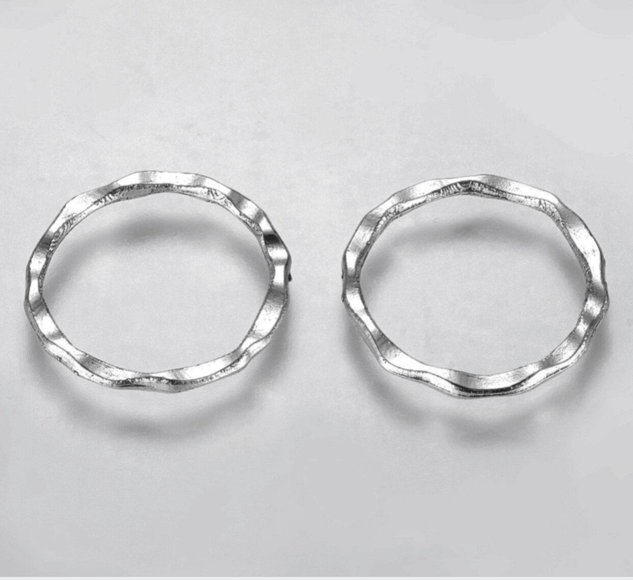 20 x Silver Plated Linking Rings, 22x1.5mm