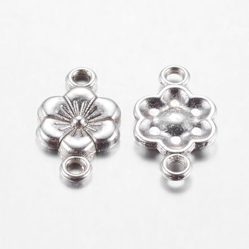 10 x Silver Plated Flower Connector, 18x10mm 10 x Silver Plated Flower Connector, 18x10mm
