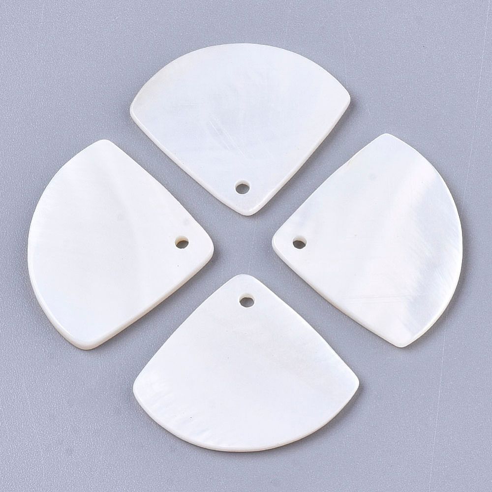 Mother of Pearl Pendant, 19x23mm