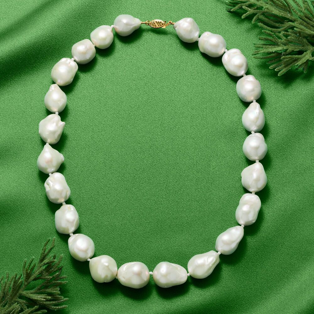 Baroque pearl necklace