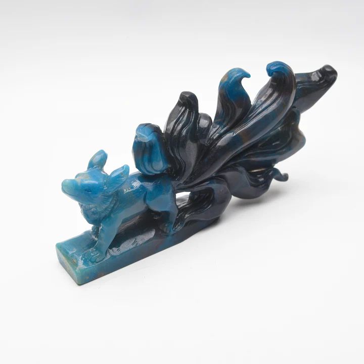 trolleite animal carving
