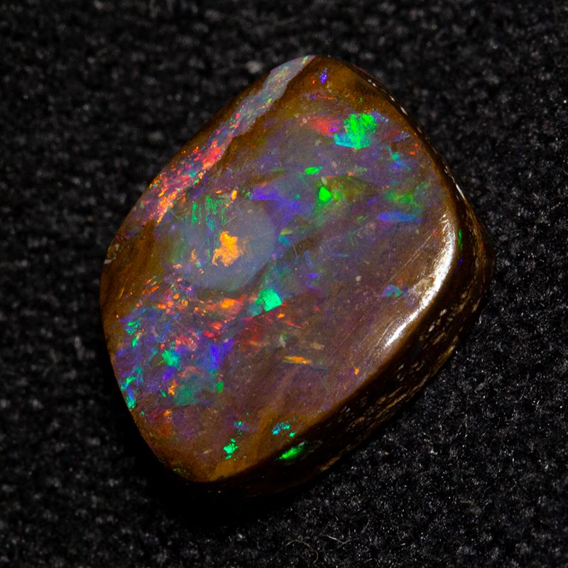1.46 ct boulder opal 8.2×6.4×2.8 mm No treatment Origin Australia