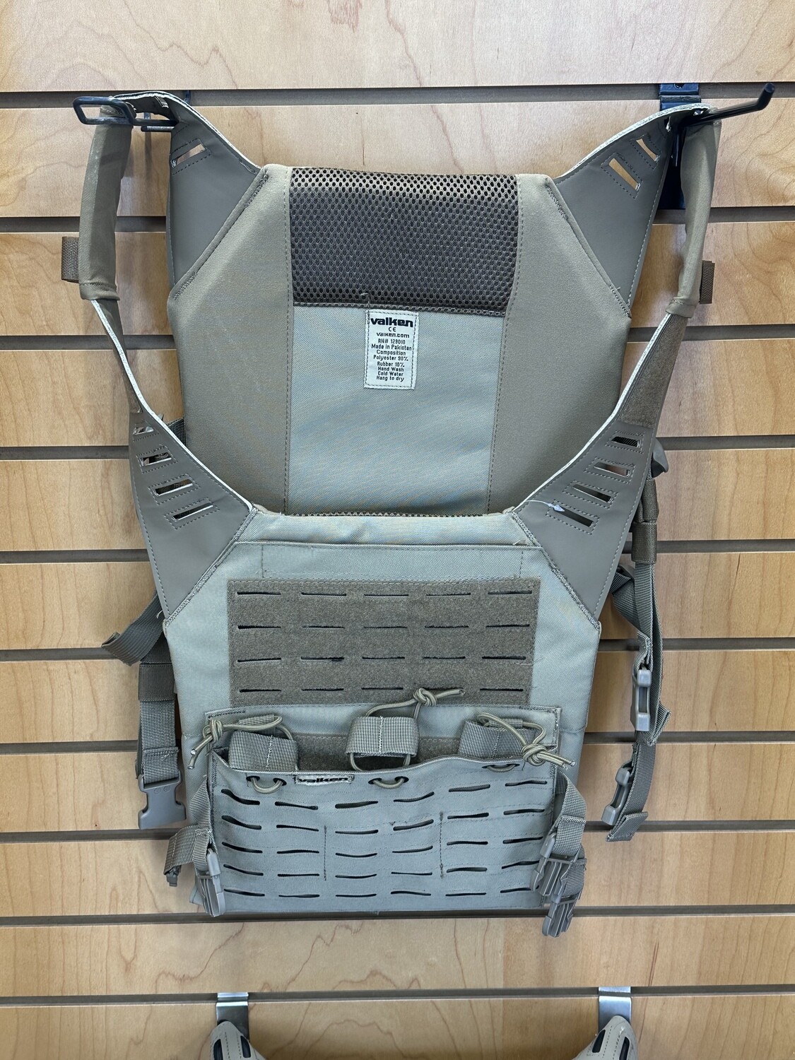 Valken MOLLE Plate Carrier w/pouches