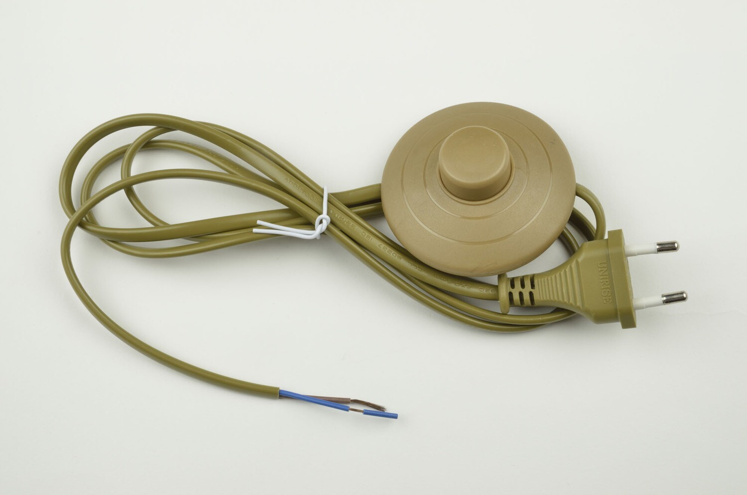 Сетевой шнур с вилкой и выключателем, Напольный, 1,7м. Коричневый.
