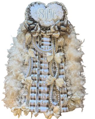 Triple Elite Senior Homecoming Mum (15")