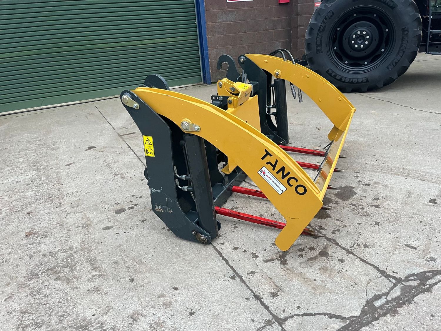 TANCO Baleshear c/w JCB Q FIX Brackets