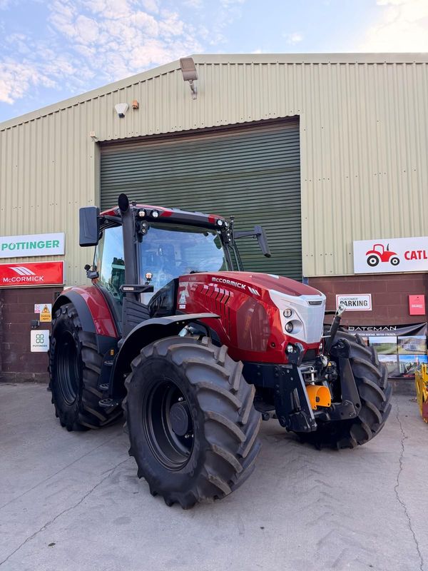 McCormick X7.618 VT Clever Cab Premium Tractor