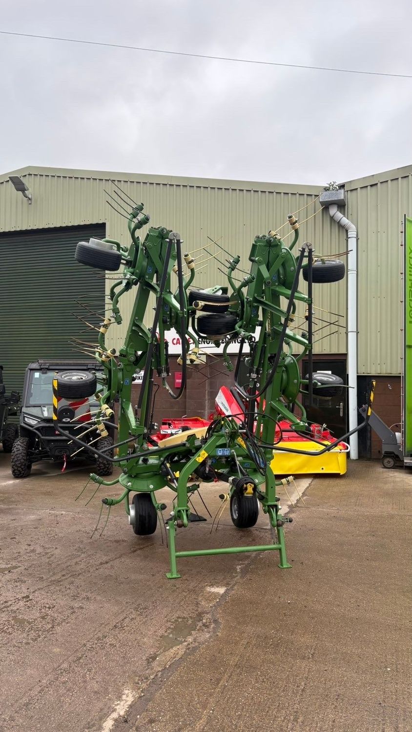 Krone Vendro 900 Tedder