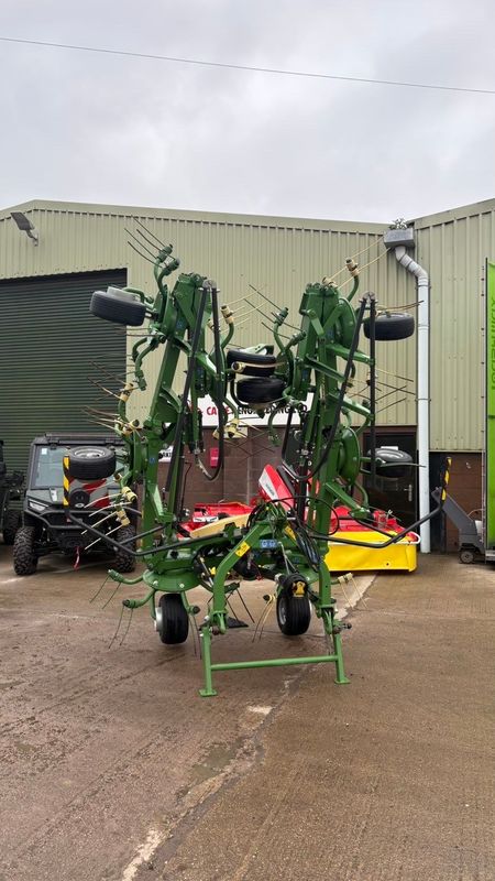 Krone Vendro 900 Tedder