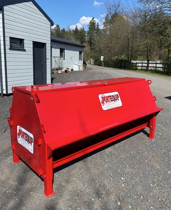 Portequip 750Kg Hogg Feeder Portequip 750Kg Hogg Feeder