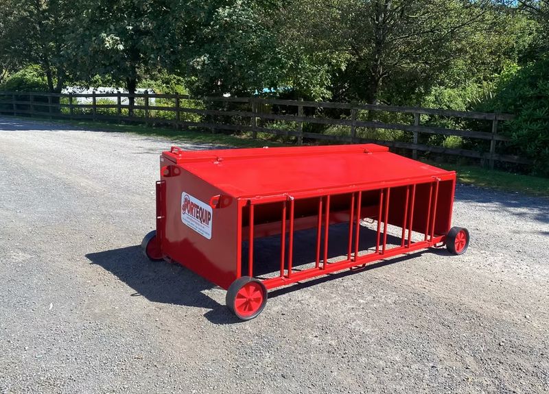 Portequip 8ft Lamb Creep Shelter