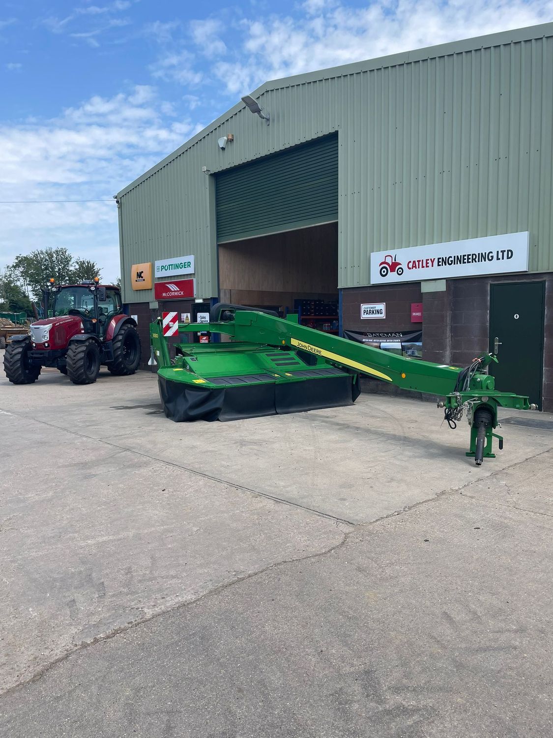 John Deere 830 Trailed Mower Conditioner