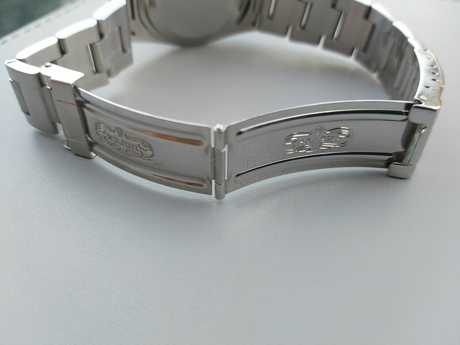 Rolex Explorer 14270 - &#39;SWISS&#39; Only Dial