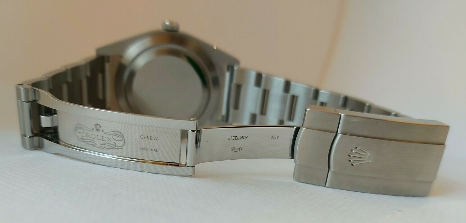 Rolex OYSTER PERPETUAL 39mm Rhodium Dial 114300 2017