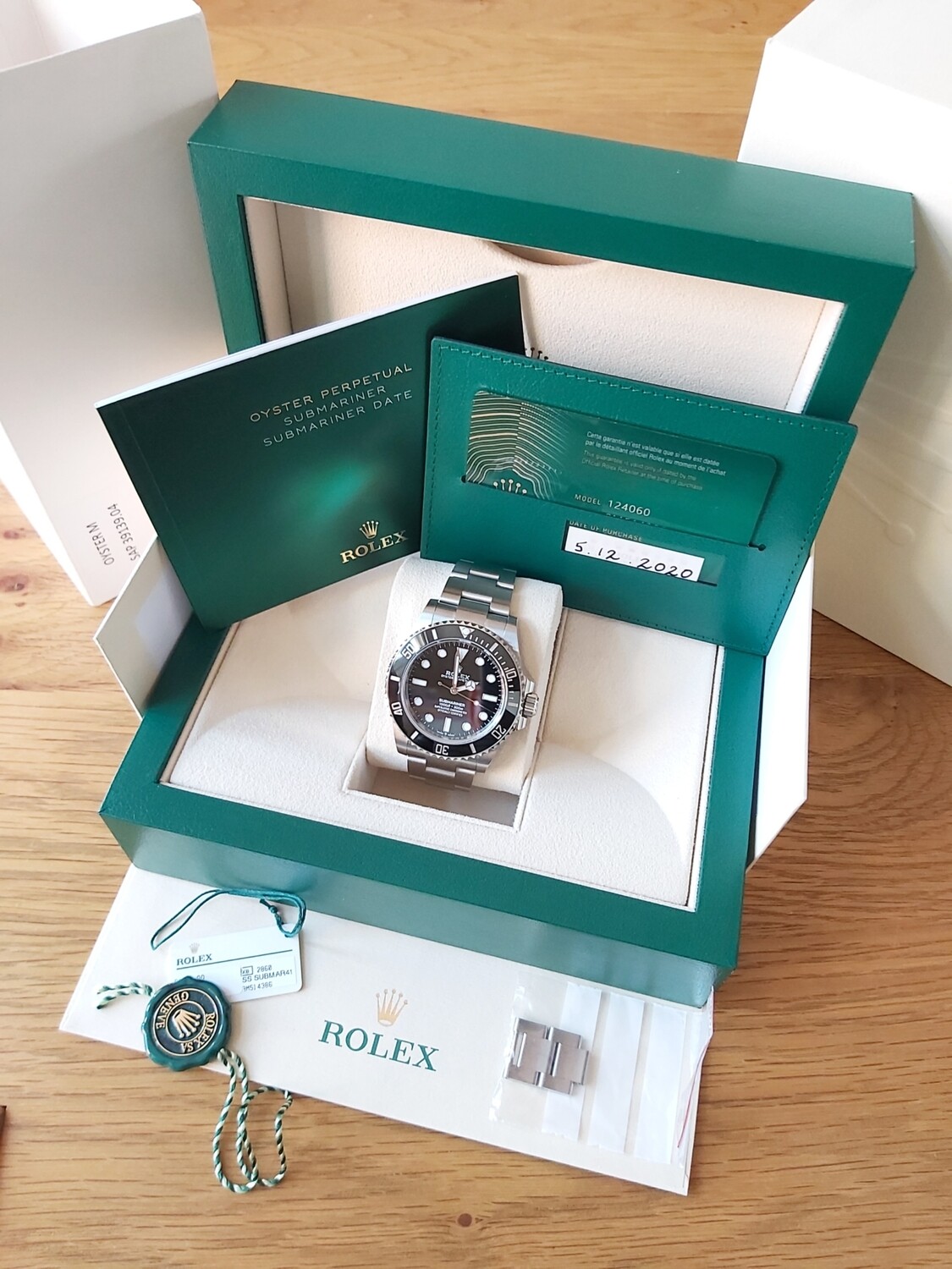 Rolex Submariner 124060 - Unworn 2020 Full Set