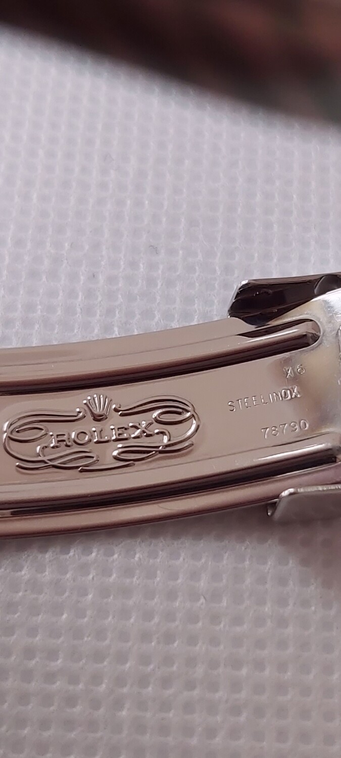 Rolex Explorer 14270 - &#39;SWISS&#39; Only Dial