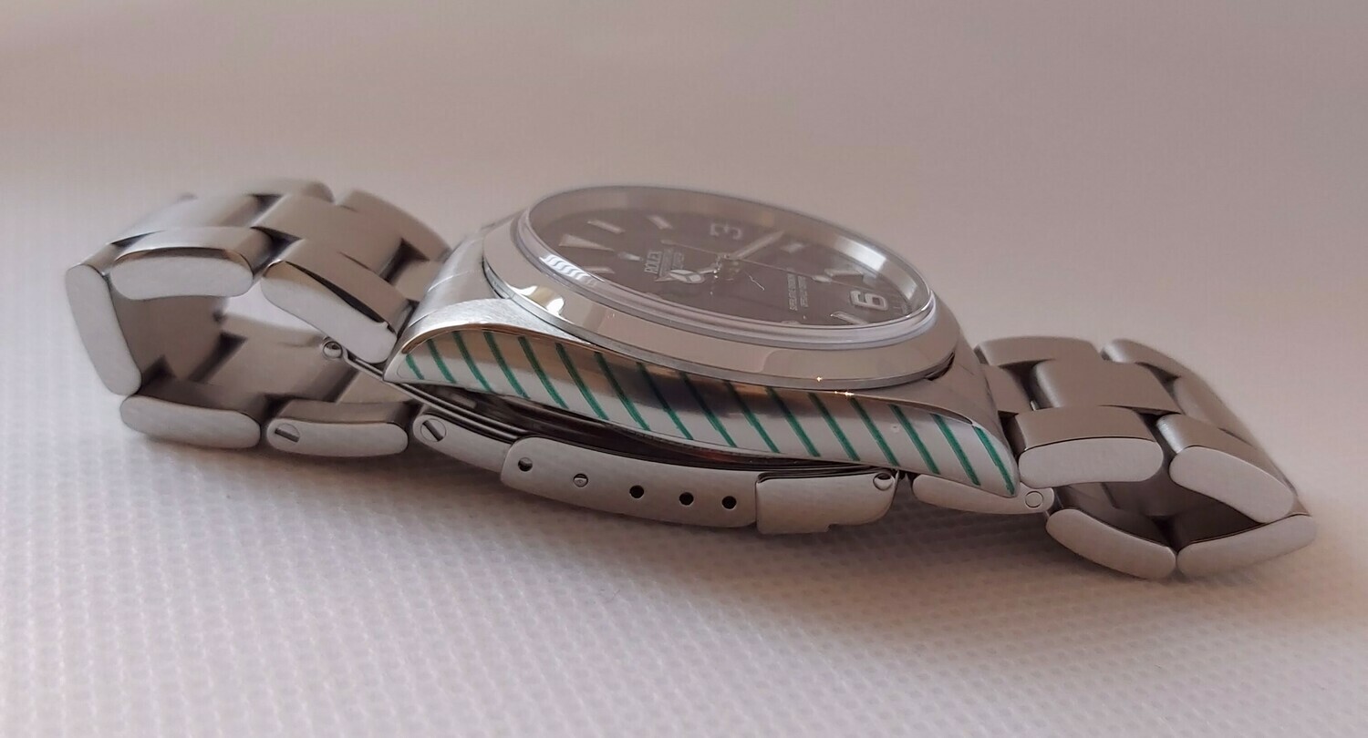 Rolex Explorer 14270 - &#39;SWISS&#39; Only Dial