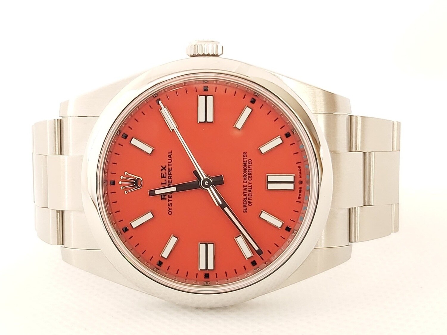 Rolex Oyster Perpetual 41 - 124300 - Coral Red - Full Set