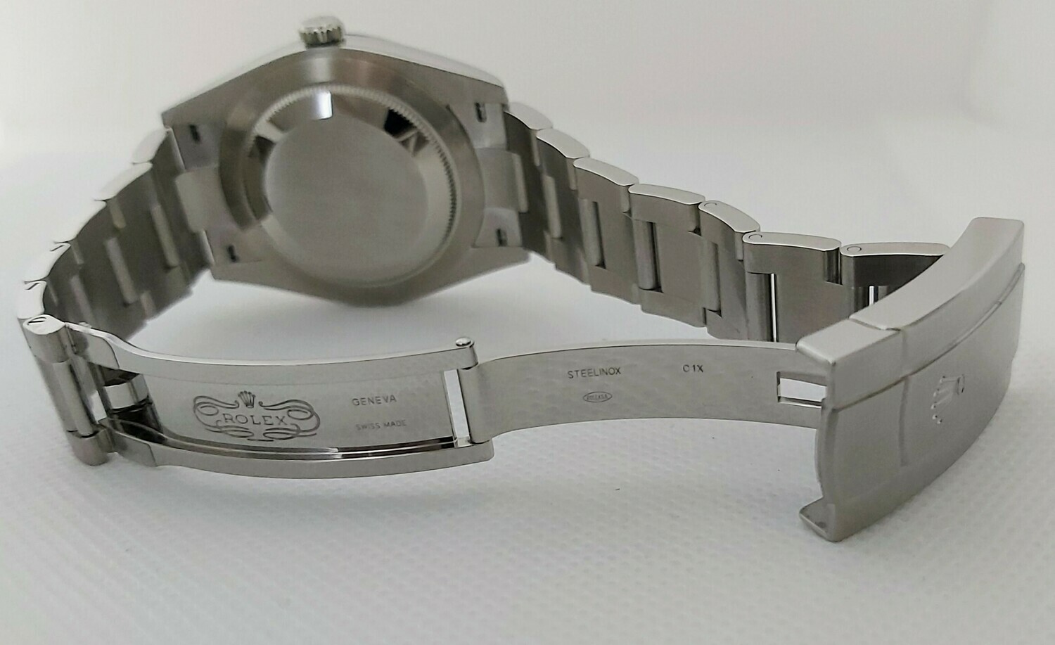 Rolex Oyster Perpetual 41 - 124300 - Green - Full Set