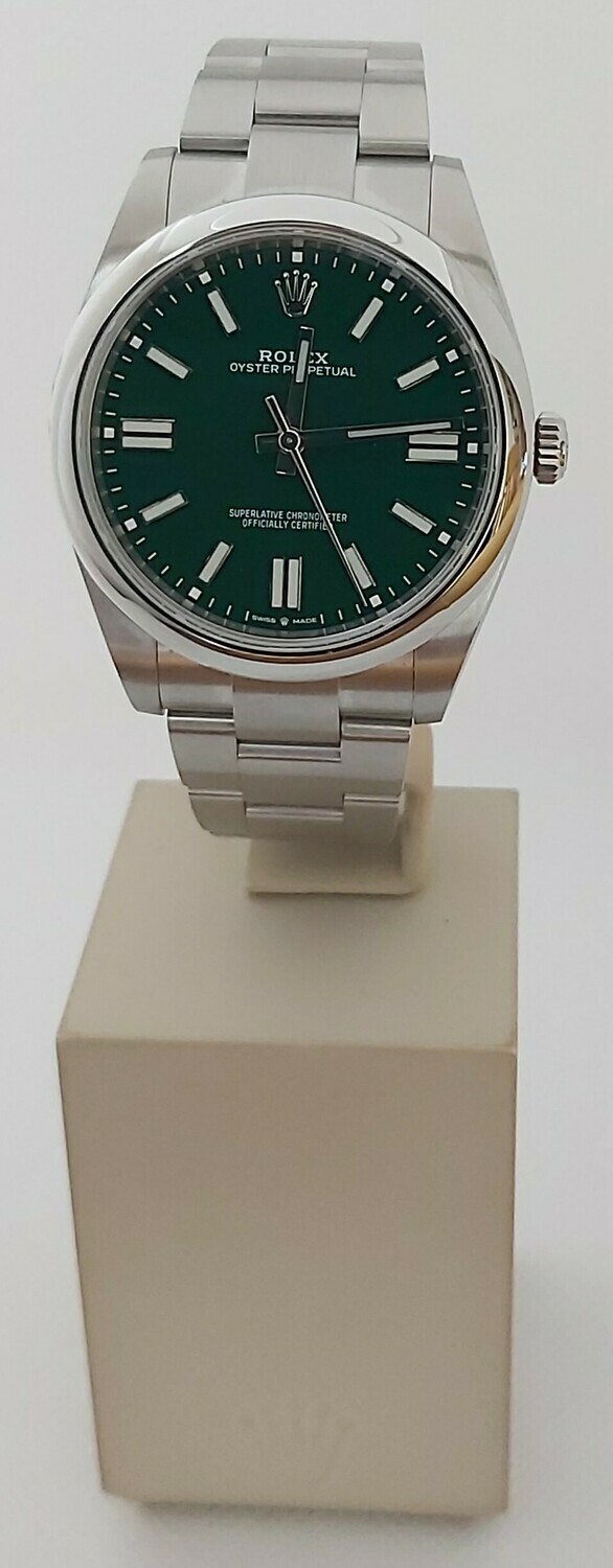 Rolex Oyster Perpetual 41 - 124300 - Green - Full Set