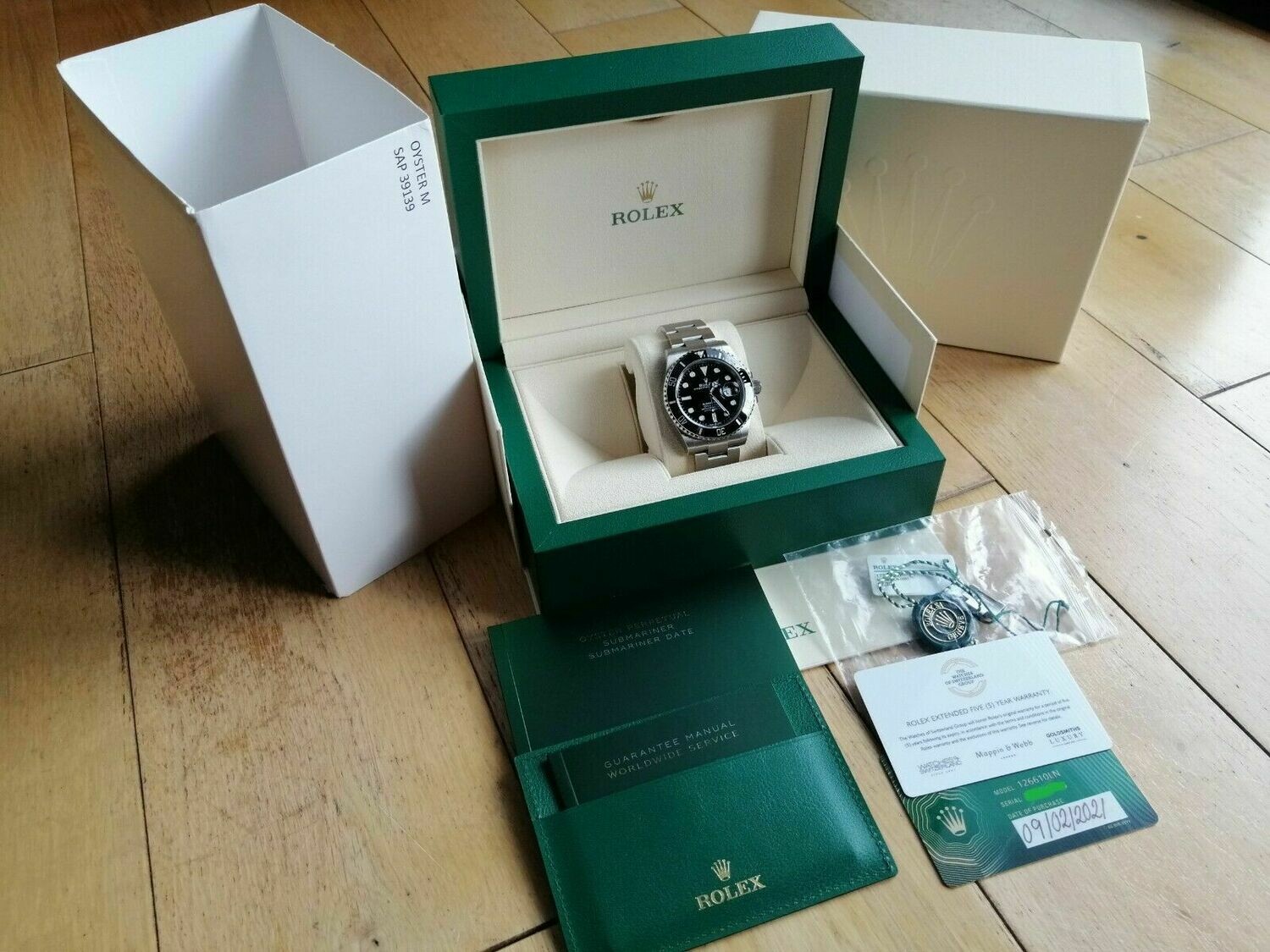 Rolex Submariner 126610LN - Full Set - 2021 - Unworn