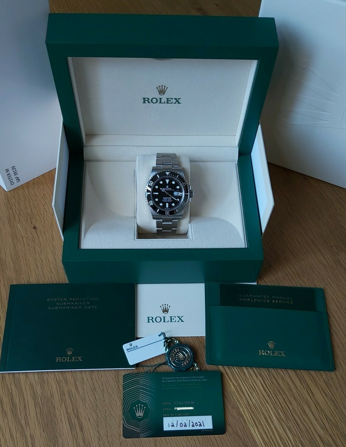Rolex Submariner 126610LN - 2021 New &amp; Unworn