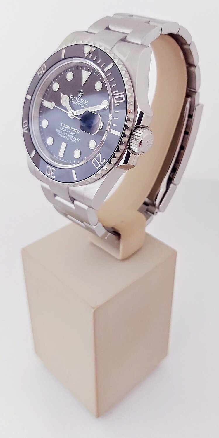 Rolex Submariner 126610LN - 2021 New &amp; Unworn
