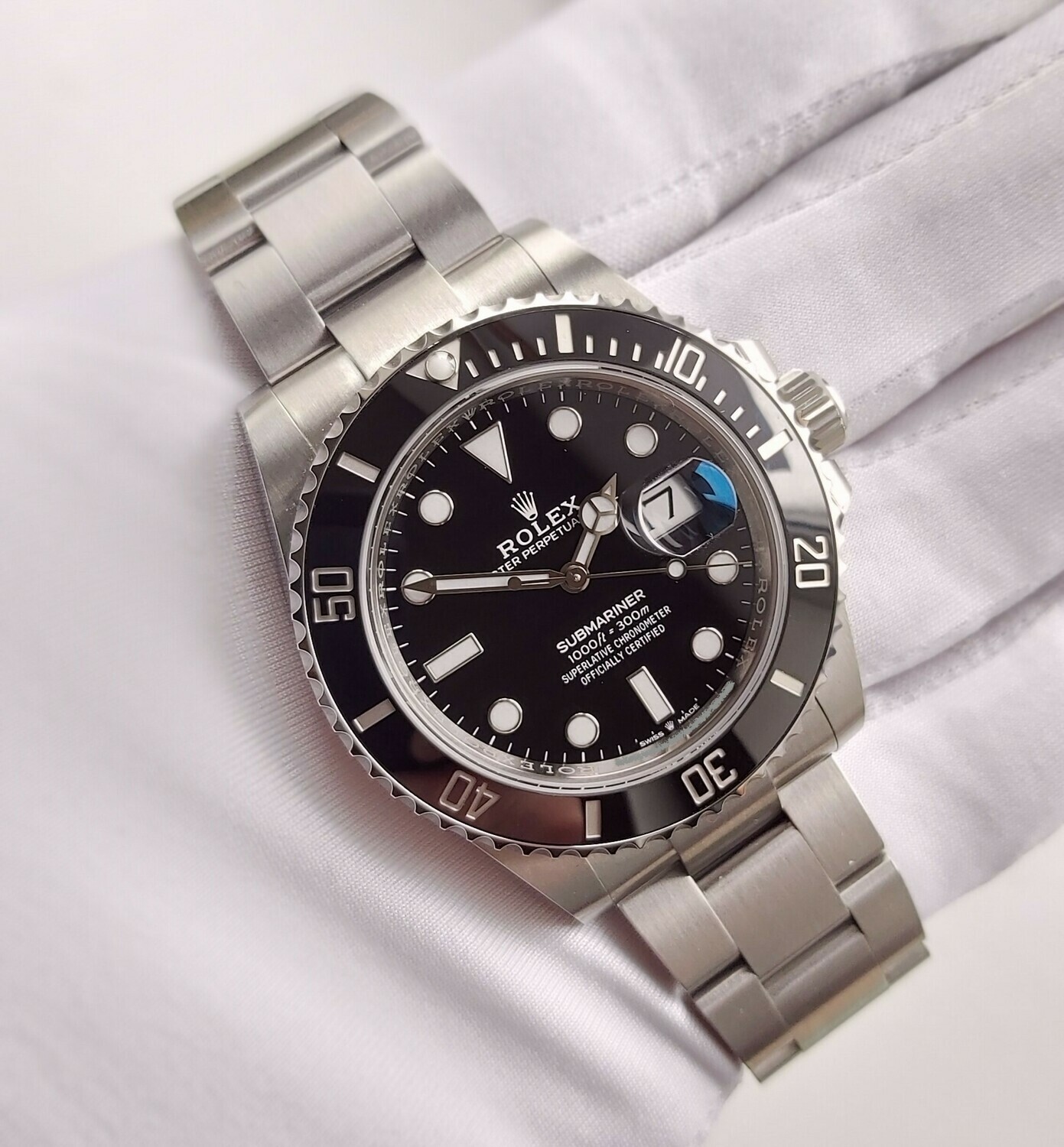 Rolex Submariner 126610LN - 2021 New &amp; Unworn