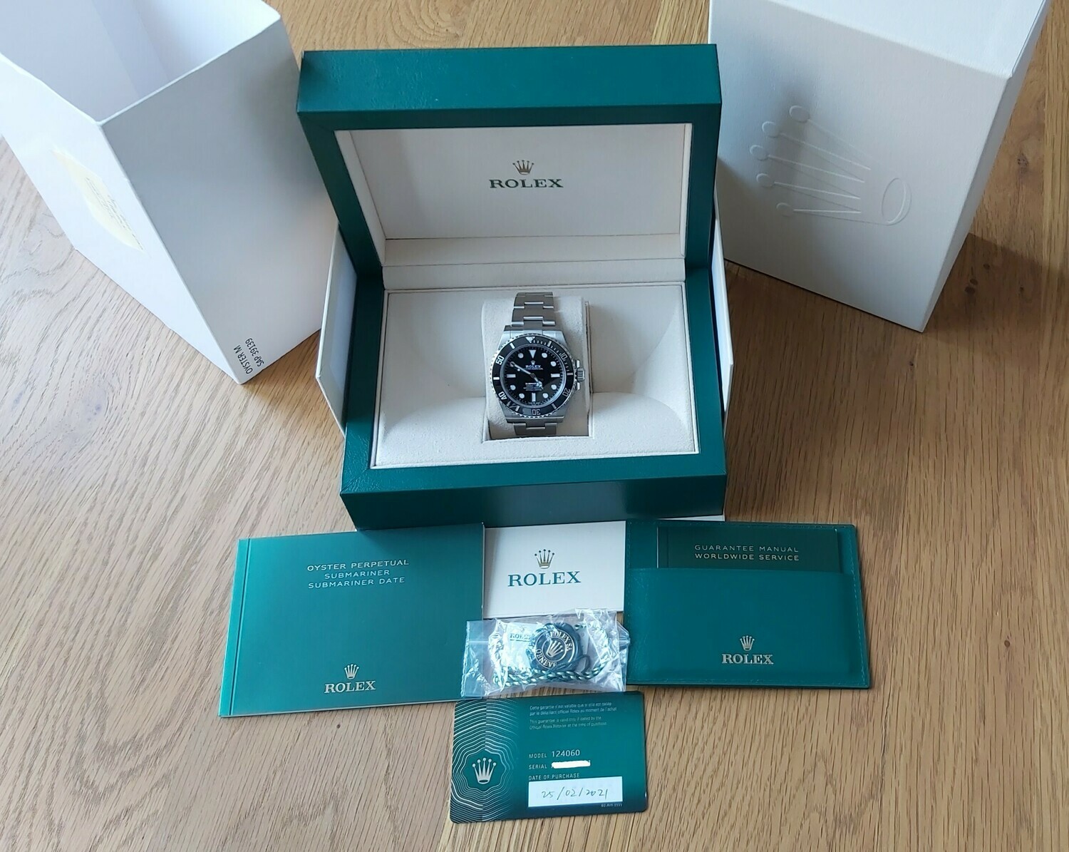Rolex Submariner 124060, 2021 - New &amp; Unworn